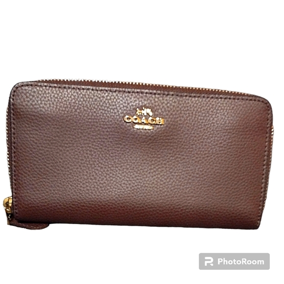Coach Handbags - Coach Zip Around Pebbled Leather Wallet Like New